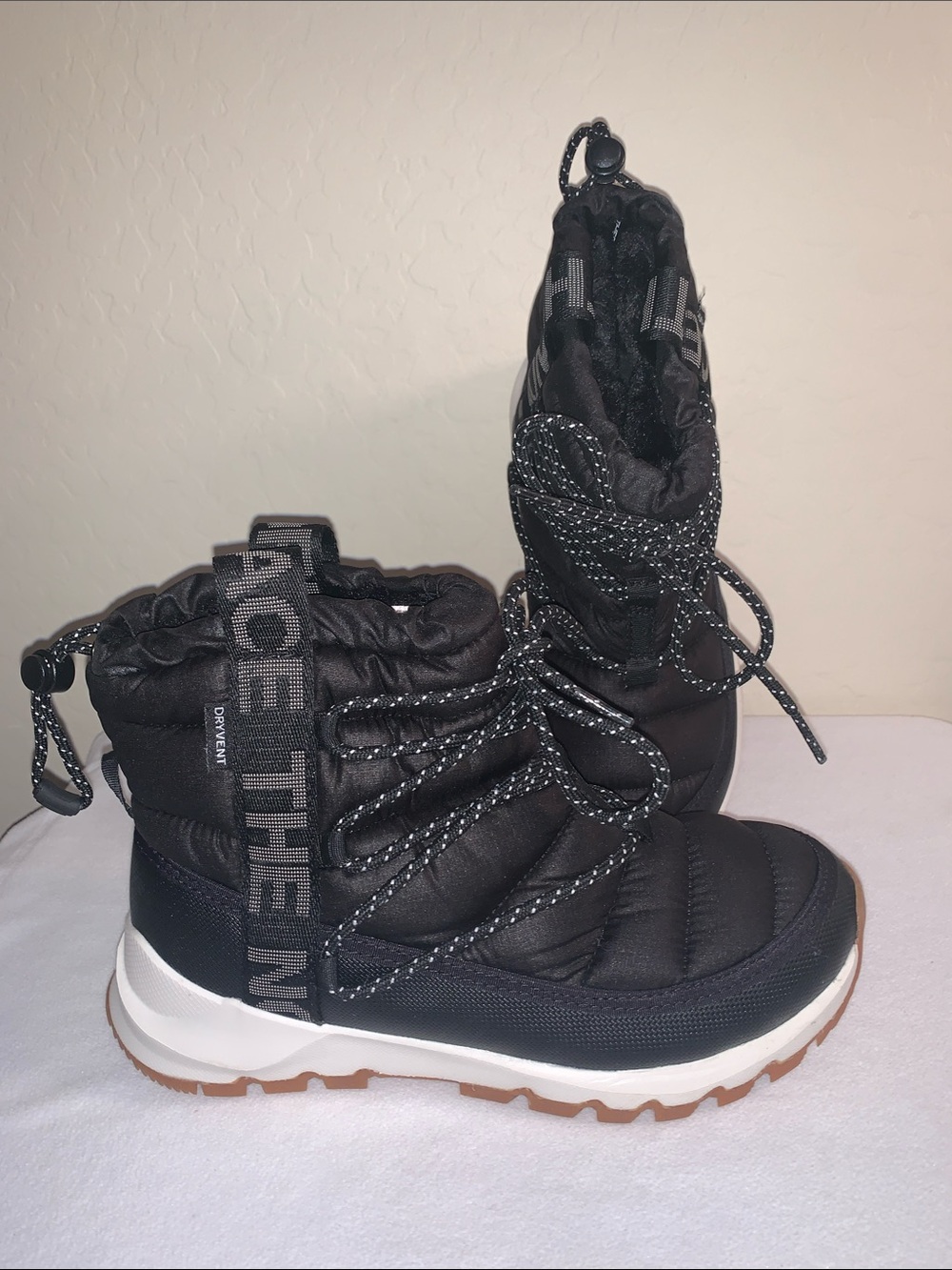 THE NORTH FACE BRAND NEW SIZE 7 THERMOBALL LACE UP WATERPROOF BOOTS
